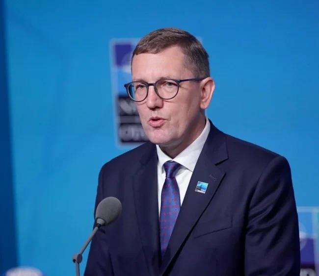 Прем'єр-міністр Естонії Крістен Міхал і міністр закордонних справ Маргус Цахкна на пресконференції в уряді