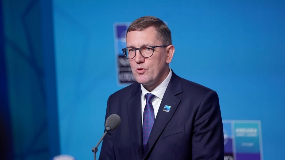 Прем'єр-міністр Естонії Крістен Міхал і міністр закордонних справ Маргус Цахкна на пресконференції в уряді