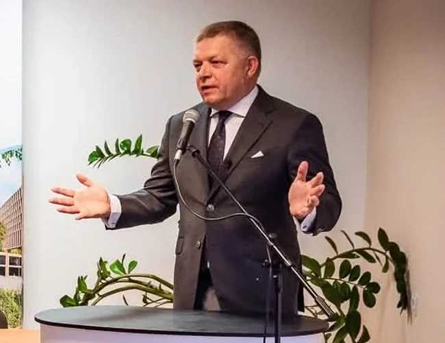 Прем'єр-міністр Словаччини Роберт Фіцо під час публічного виступу